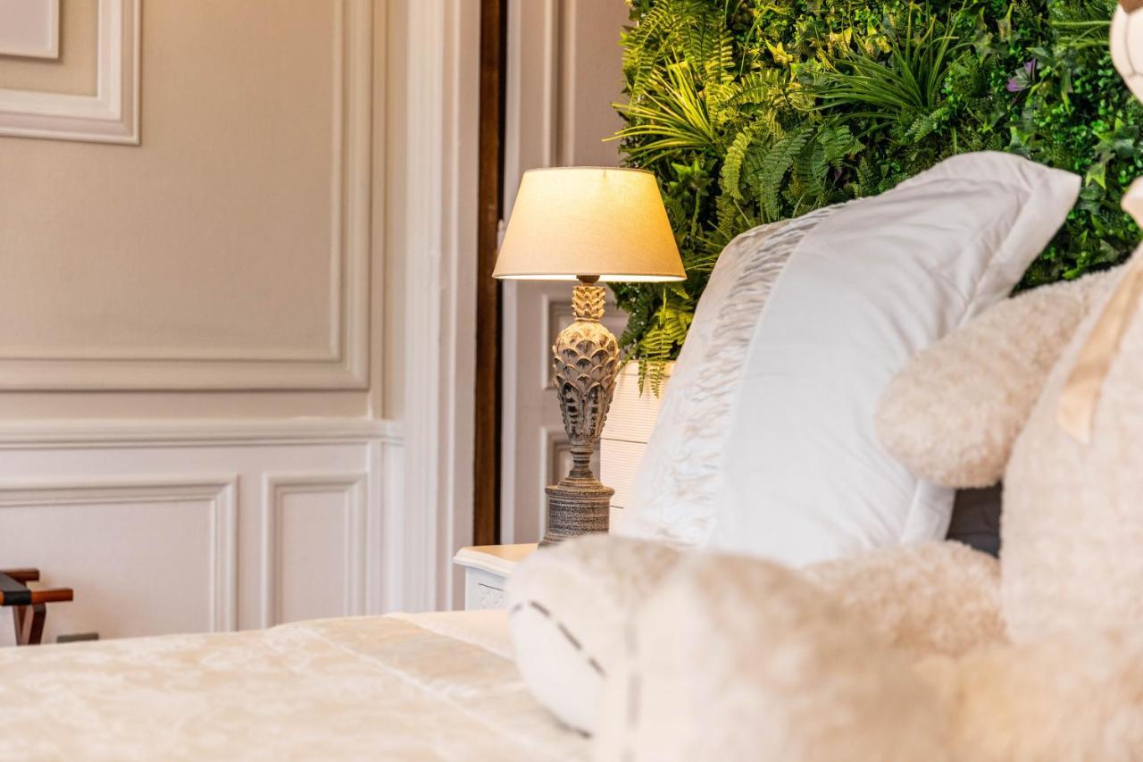 Hotel O Chateau Hayange Экстерьер фото